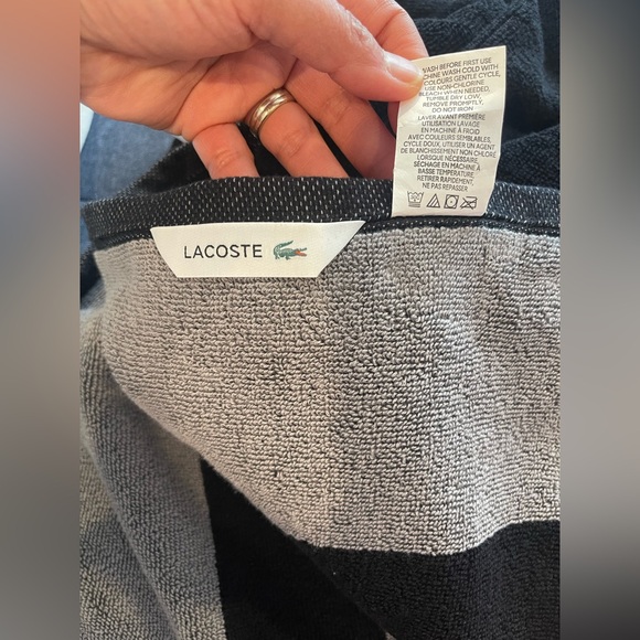 LACOSTE Black/ Gray Bath Towel 30in x 52 in - Picture 4 of 5